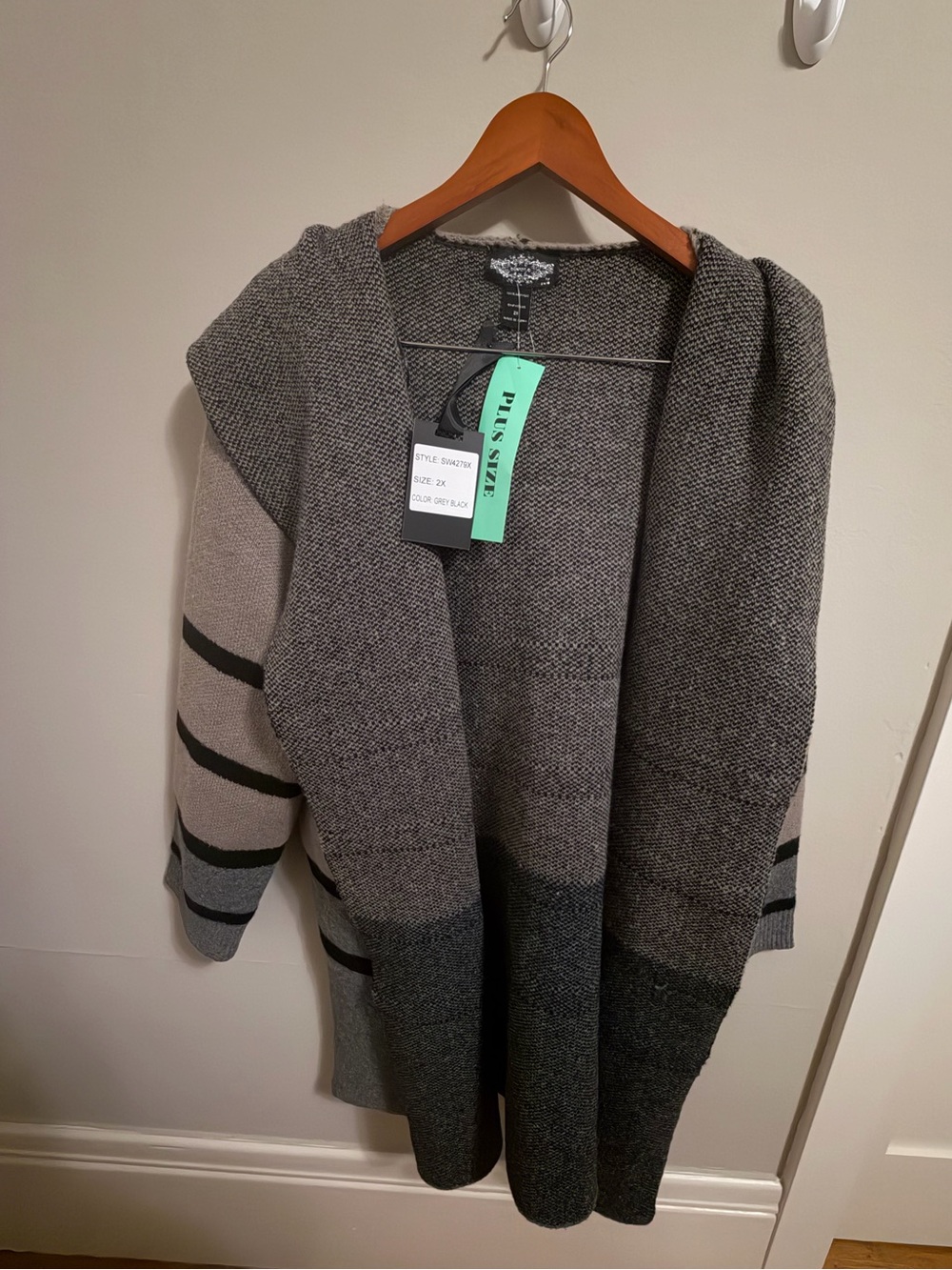 OliverO. By Escio Acrylic Hood Cardigan